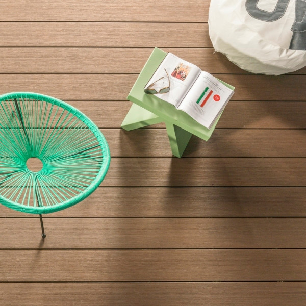 Lame de terrasse en bois composite Atmosphère finition brossée - Silvadec - 138,0 mm x 23,00 mm - Longueur 4,00 m - Brun Rio