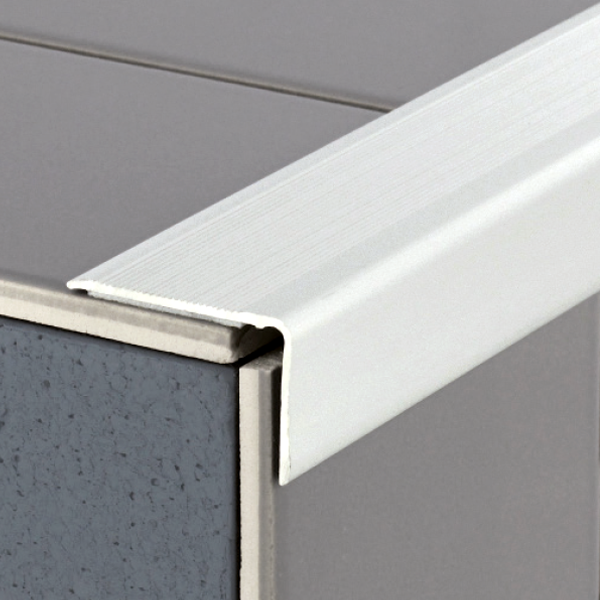 Nez de marche strié adhésif Dinac 6VA en Aluminium Naturel - 36 MM x 24,0 MM - 1,10 M