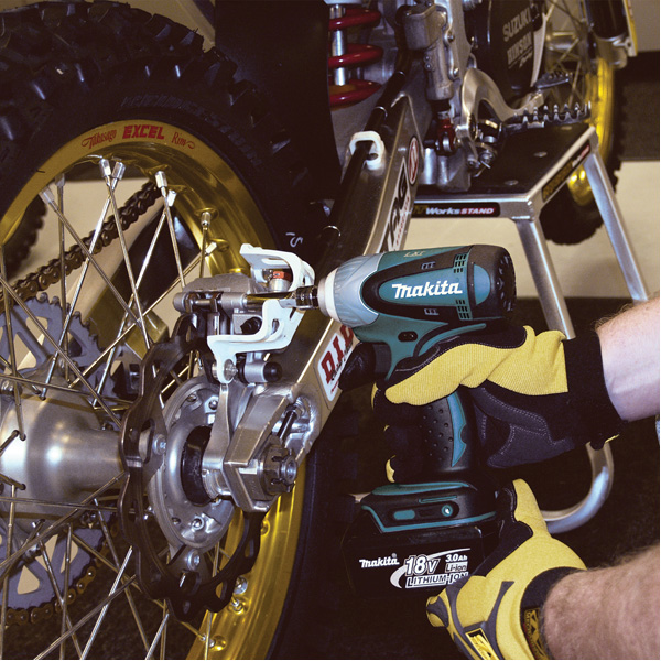 Boulonneuse à chocs Makita DTW251Z - 18 V Li-Ion - carré 1/2" - capacité 230 Nm (machine seule)