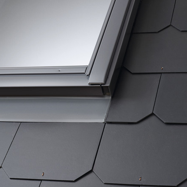 Raccord Velux EDLS 2000 pour verrière atelier FFK08 de 127,0 CM x 140,0 CM - poste standard sur ardoise