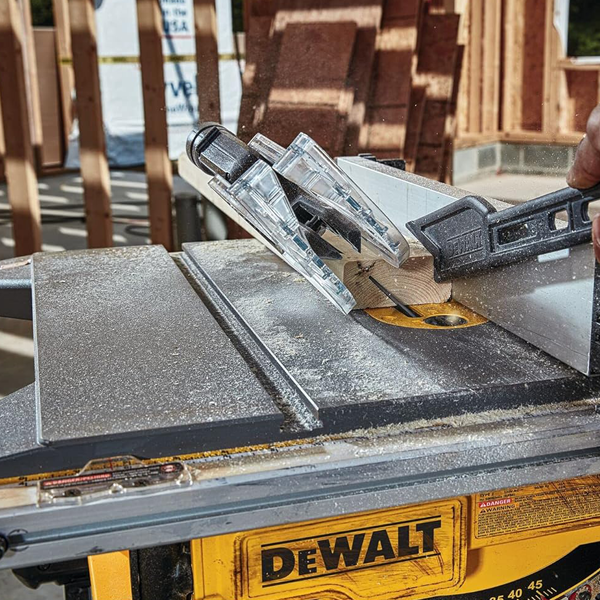 Scie circulaire sur table Dewalt DWE7485RS-QS - lame 210 mm 1850W avec piètement à roulettes