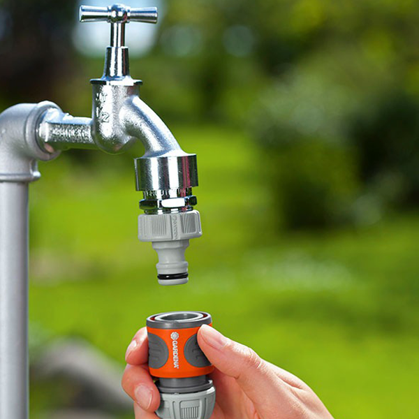 Raccord rapide pour tuyau d'arrosage Ø 13-15 mm - Gardena - A fixer au nez de robinet