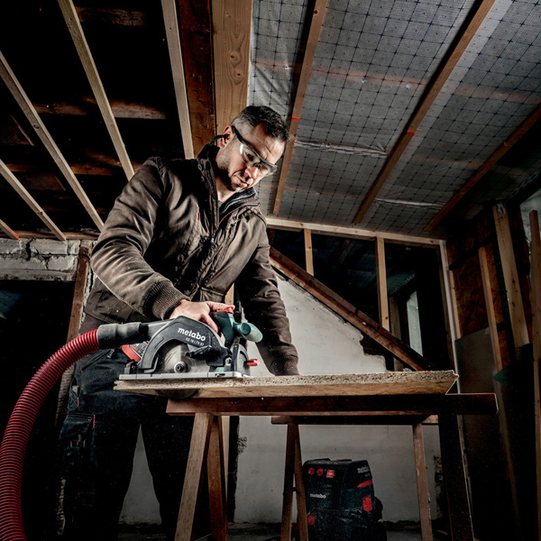 Scie circulaire sans fil 165 mm 18V Metabo KS 18 LTX 57 - en coffret avec lame carbure 18 dents - sans batterie ni chargeur