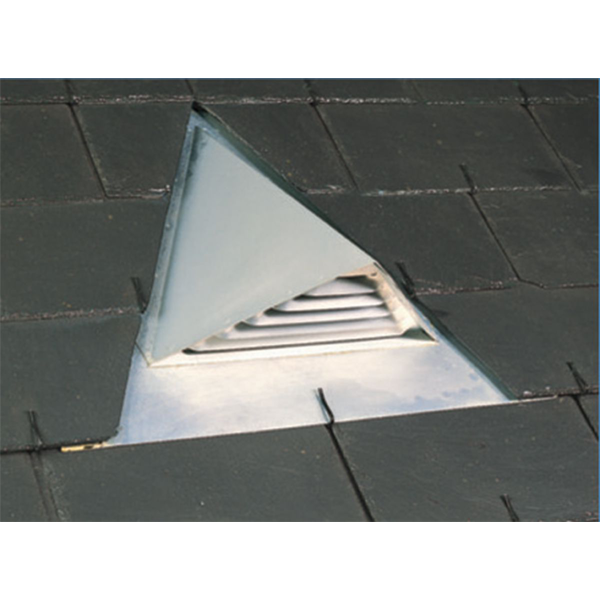 Chatière triangulaire en zinc prépatiné pour couverture en ardoises - raccord 100 mm - section de ventilation 85 cm²