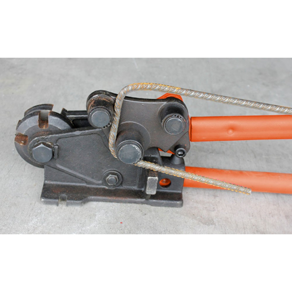 Guillotine fer à béton Edma coupe 18 mm maximum et cintrage 16 mm maximum