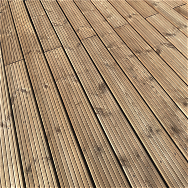Lame de terrasse bois en Pin du Nord striée - Nuséo - Traité classe 4 vert - 145 MM x 27,00 MM - Longueur 4,80 M