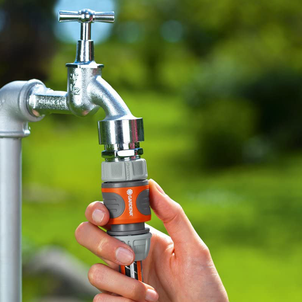 Raccord rapide pour tuyau d'arrosage Ø 13-15 mm - Gardena - A fixer au nez de robinet