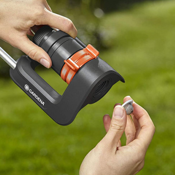 Arroseur oscillant avec rampe métal 16 buses - Aqua S Gardena - Surface arrosage max 220m²