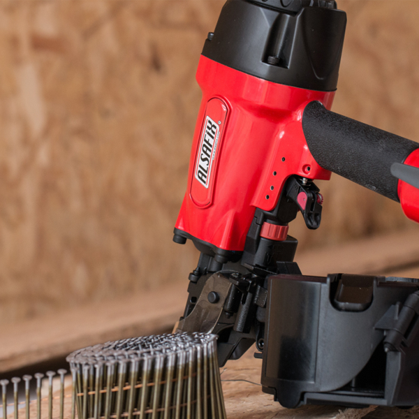 Cloueur pneumatique de charpentier Alsafix C 28/70 P1 pour pointes en rouleau de 35 à 70 mm - 5-8 bar - 1,7L/coup