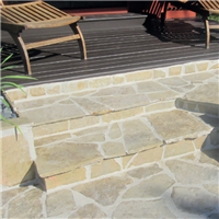 Dalle en pierre naturelle calcaire Perrigny pour pose en Opus incertum - ép. 3 à 5 cm - Beige