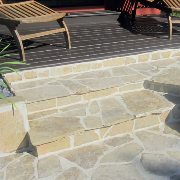 Dalle en pierre naturelle calcaire Perrigny pour pose en Opus incertum - ép. 3 à 5 cm - Beige