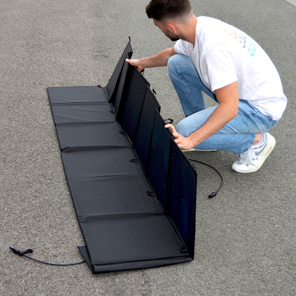 Panneau solaire pliant IZYWATT Orium - capacité 400W - avec adaptateur MC4 sacoche de transport et câble de 2 mètres