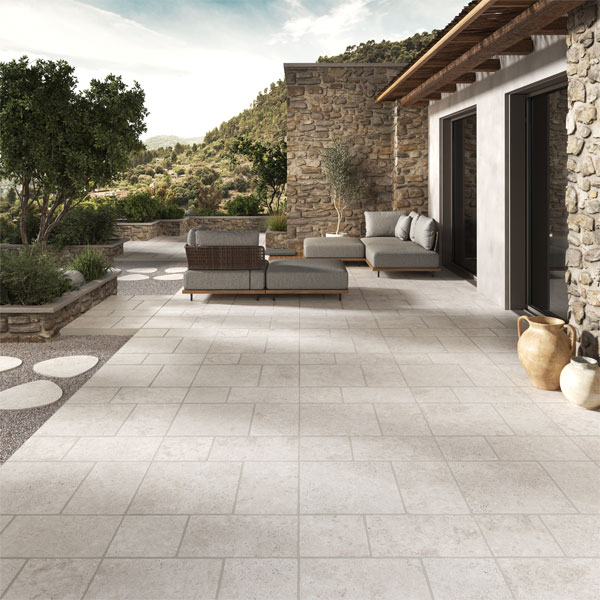Carrelage effet pierre en grès cérame avec bords rustiques - Pierre Éternelle GRIP R11B - 50,0 cm x 50,00 cm - ép. 9,00 mm - Gris