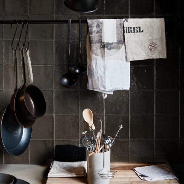 Faïence brillante effet Zellige - Mélange Ragno - 10,0 CM x 10,0 CM - ép. 10,00 MM - Nero