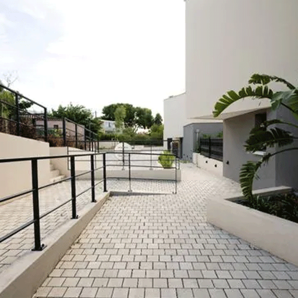 Plaque stabilisatrice Urbanit pour 6 pavés en pose décalée de 15 x 15 x 6 cm