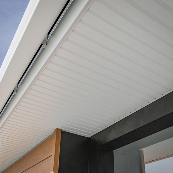 Lambris PVC de sous toiture Blanc - 4 frises alvéolaires - 250 MM x 10,00 MM - Long. 4,00 M