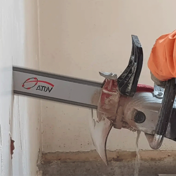 Tronçonneuse électrique à chaîne diamantée pour béton armé et matériaux de construction - ATDV E-SAW 3200W - profondeur de coupe 30 cm