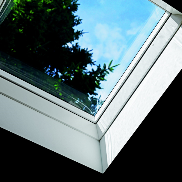 Fenêtre motorisée à coupole Velux CVP pour toit plat - ouverture télécommandée - 90,0 CM x 90,0 CM