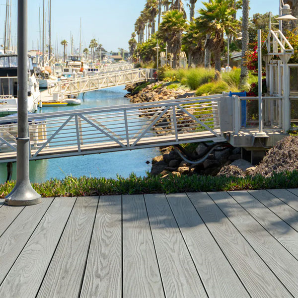 Lame de terrasse composite imitation bois - REGALBOARD - 176 MM x 22,00 MM - 3,60 M - Ivoire