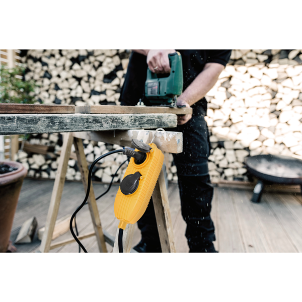 Rallonge électrique Brennestuhl câble de 10,0 M H07RN-F 3G1,5 avec Powerblock 4 prises à clapet IP44