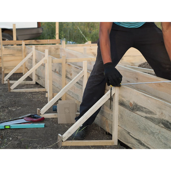 Planche de coffrage en Sapin - Choix 4 - 175 MM x 27 MM - longueur 4,00 M