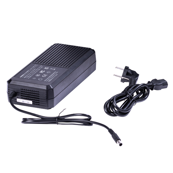 Station électrique portable IZYWATT 1200,0 W Orium - 4 modes de charge - 7 prises de sortie