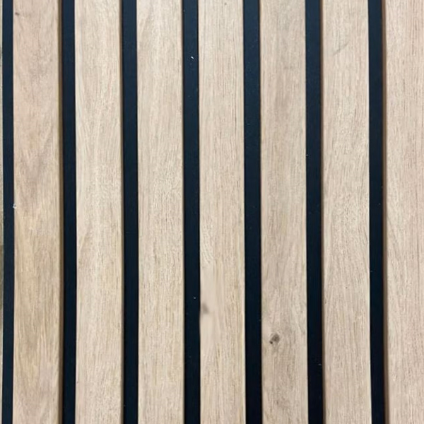 Décoration murale avec tasseaux MDF imitation chêne sur panneau HDF noir - Larg. 28,7 CM x Ép. 2,00 CM - Long. 2,50 M