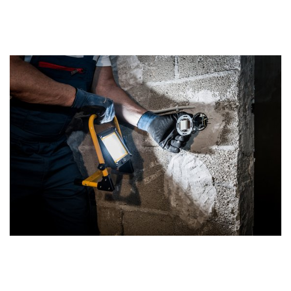 Projecteur de chantier rechargeable à LED Brennenstuhl Jaro 2010 MA avec batterie 6,6Ah - IP54 - 2200lm - 20W