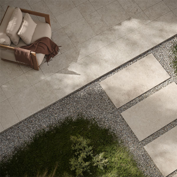 Carrelage effet pierre en grès cérame avec bords rustiques - Pierre Éternelle GRIP R11B - 50,0 cm x 50,00 cm - ép. 9,00 mm - Gris