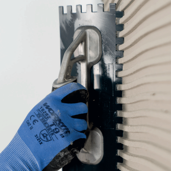 Peigne carrelage à lame polyuréthane flexible et durable et poignée Rubiflex - 10,0 mm x 12,00 mm