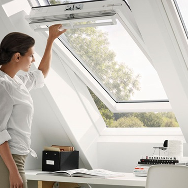 Fenêtre de toit à rotation Velux GGL Standard - Finition WhiteFinish - 134,0 CM x 140,0 CM