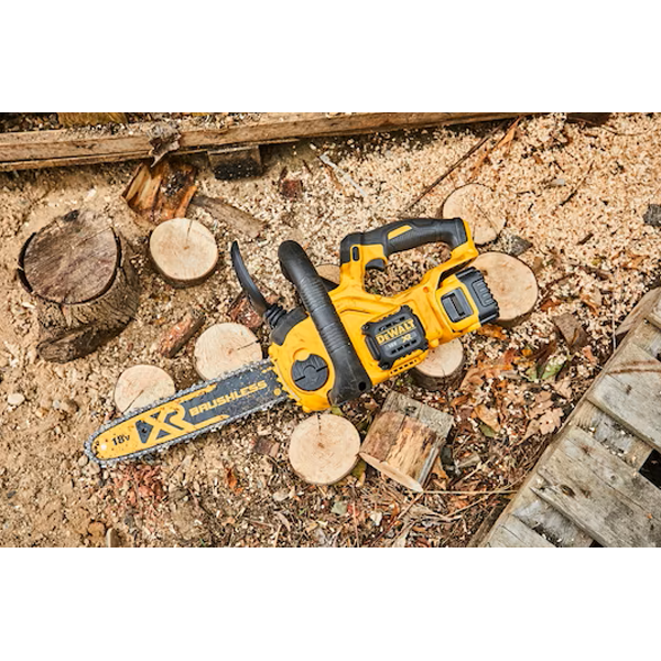Tronçonneuse élagueuse Dewalt DCM565P1-QW - XR 18V 5Ah Li-Ion 30 cm - avec batterie et chargeur