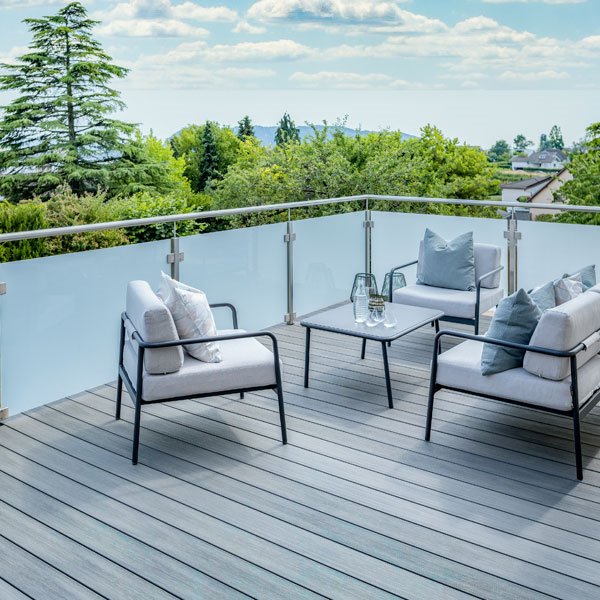Lame de terrasse en bois composite Atmosphère finition brossée - Silvadec - 138,0 mm x 23,00 mm - Longueur 4,00 m - Gris Cayenne