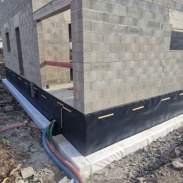 Bloc de drainage sans gravier CLIPCEN pour fondations - Surface de captage 1,20m²