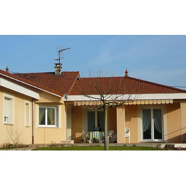 Tuile en terre cuite - Delta 10 Ste Foy - emboîtement grand moule faiblement galbée à relief - Rouge