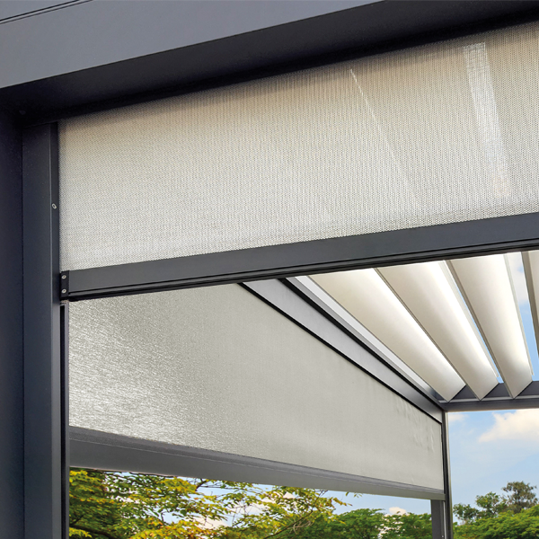 Store enroulable et motorisé Aluclos pour pergola bioclimatique Alusun - longueur 3,00 m - Edelweiss