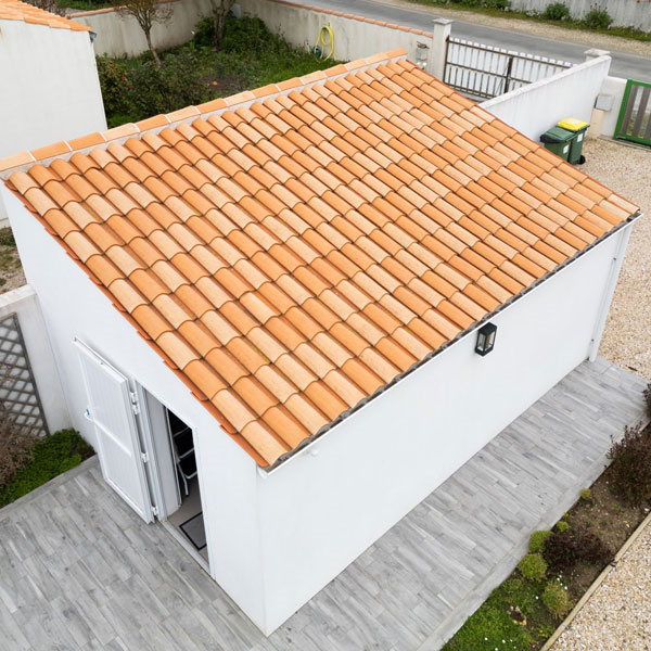 Tuile Canal Horizon Terreal en terre cuite - emboîtement double canal - Reflets Atlantique