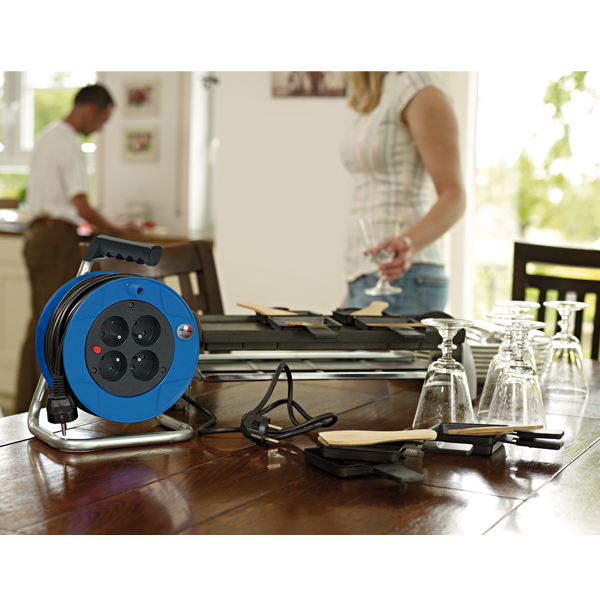 Enrouleur électrique Brennenstuhl Standard S Baby - câble de 15,0 M H05VV-F 3G1,5 avec 4 prises