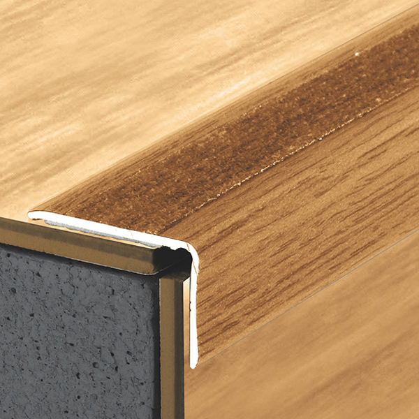 Nez de marche strié adhésif Dinac en Aluminium avec film PVC bois chêne rustique - 36 MM x 24,0 MM - 1,10 M