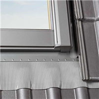 Raccord Roto en aluminium pour fenêtre de toit Designo - Pose sur tuiles mécaniques - Sans bloc isolation - 54,00 cm x 78,00 cm
