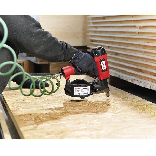 Cloueur pneumatique à rouleau plastique 16° Haubold RNC50M.2 mode rafale avec mallette