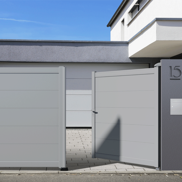 Portail Alu sur mesure Thélus CT 103 - Battant ou coulissant et motorisable - Plein avec remplissage horizontal 290 x 20 mm