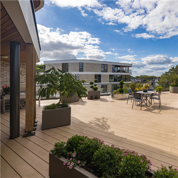 Lame de terrasse en bois composite Élégance finition structurée - Silvadec - 180 MM x 23,00 MM - longueur 4,00 M - Brun Colorado