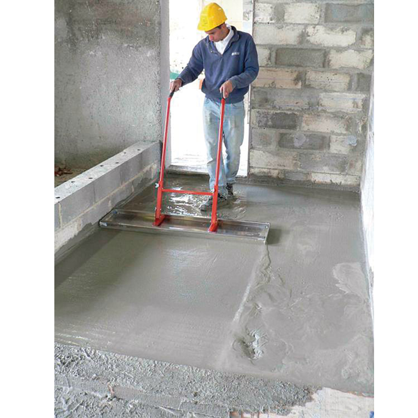 Lisseuse à béton Aluminium - Taliasol Taliaplast - hauteur et angle réglables - largeur 31,0 CM - longueur 1,34 M