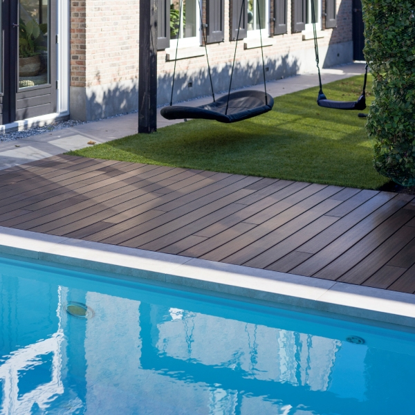 Lame de terrasse en bois composite Atmosphère finition brossée - Silvadec - 138,0 mm x 23,00 mm - Longueur 4,00 m - Brun Rio