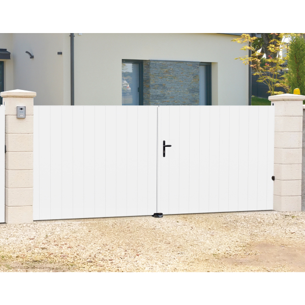 Portail PVC sur mesure Agena CG 06 - Jusqu'à 4500 x 2000 mm - Battant ou coulissant - Plein avec cadre inox
