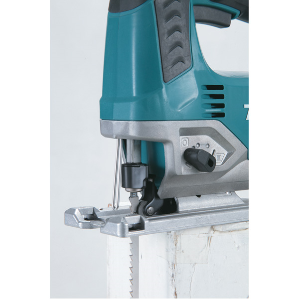 Scie sauteuse pendulaire Makita JV0600J poignée étrier 650W en coffret MAK-PAC