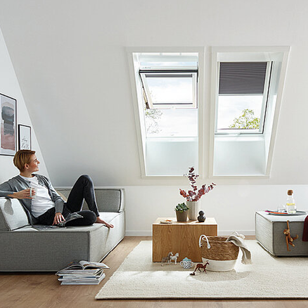 Fenêtre de toit Roto à projection en PVC - Designo R7 - double vitrage Standard - Largeur 114 CM - Hauteur 118 CM