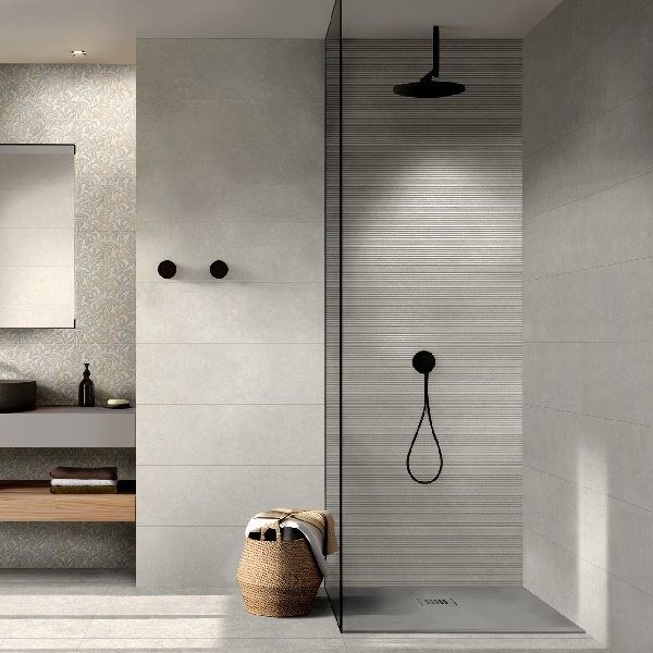 Revêtement mural salle de bain effet pierre - Gris clair - Tiempo Wall - 90 x 30 cm - ép. 10 mm