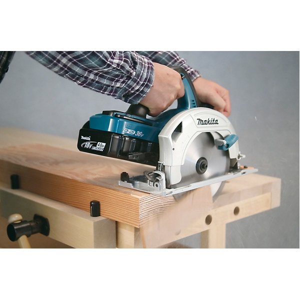 Scie circulaire à batterie Makita DHS710PT4J 36V Ø 190 mm en coffret avec 4 batteries 5.2Ah